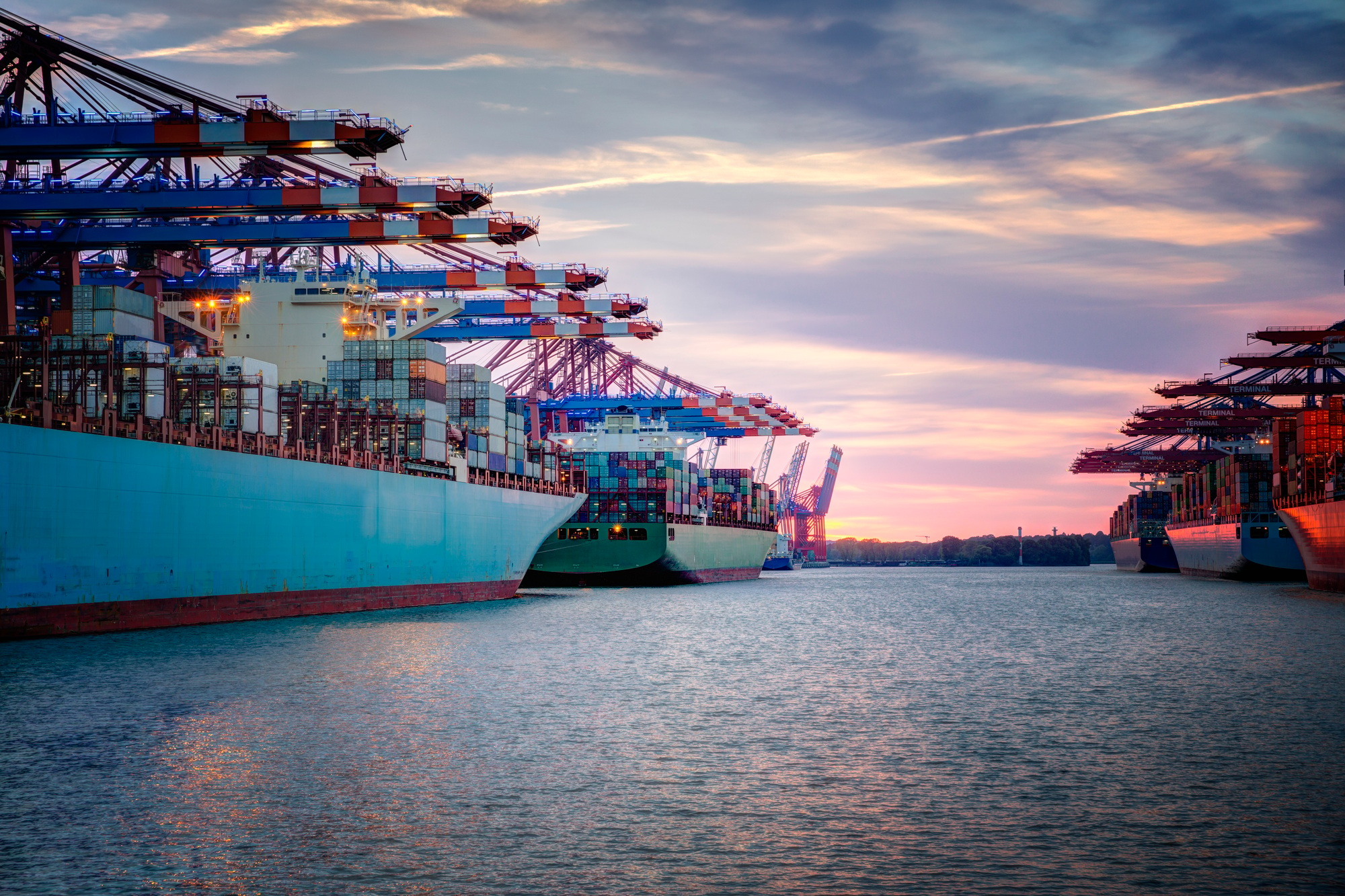 Germany, Hamburg, container ships in harbor